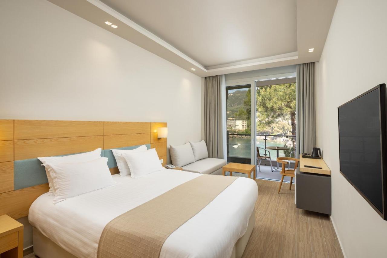 Akrotiri Beach Resort Hotel - Adult Friendly Paleokastritsa Exterior foto A room at the hotel