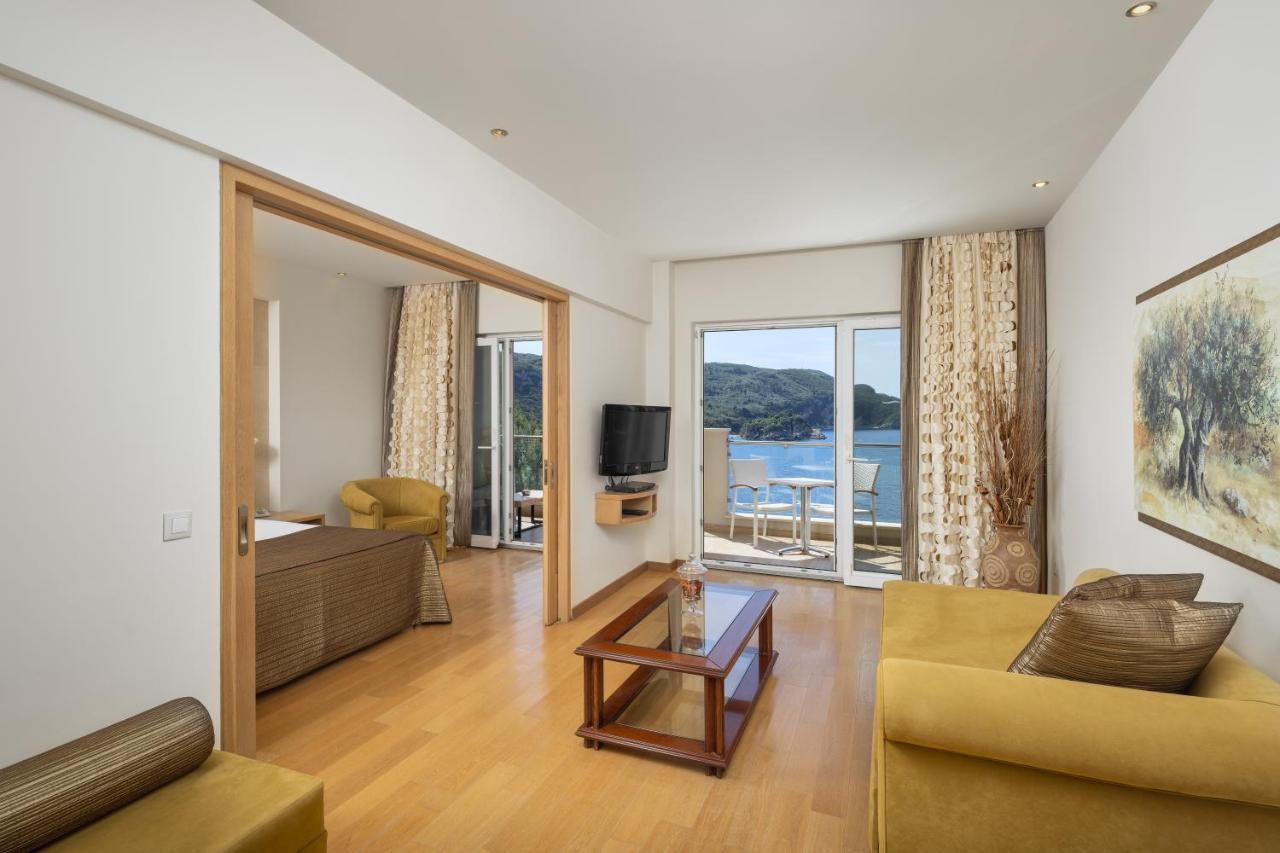 Akrotiri Beach Resort Hotel - Adult Friendly Paleokastritsa Exterior foto Suite