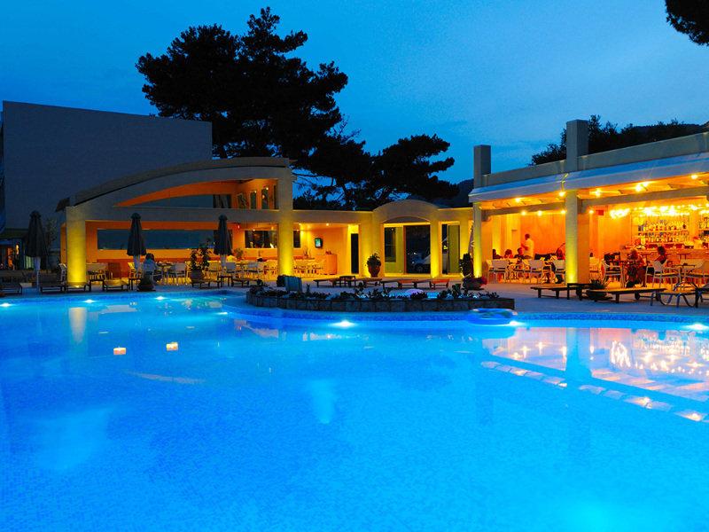 Akrotiri Beach Resort Hotel - Adult Friendly Paleokastritsa Exterior foto The pool at the resort