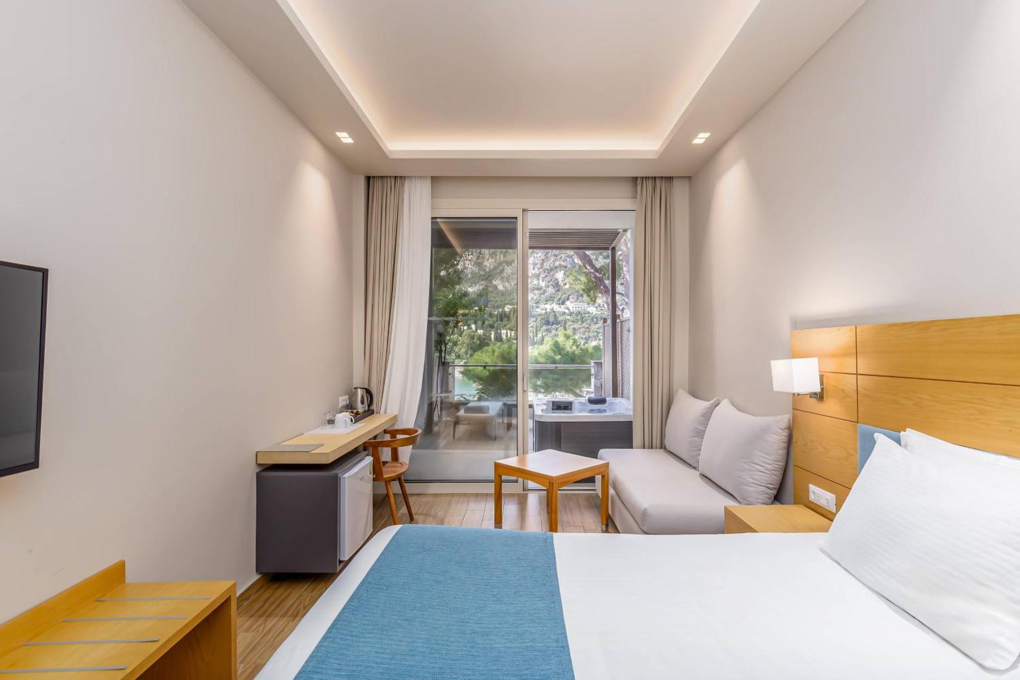 Akrotiri Beach Resort Hotel - Adult Friendly Paleokastritsa Exterior foto A room at the hotel