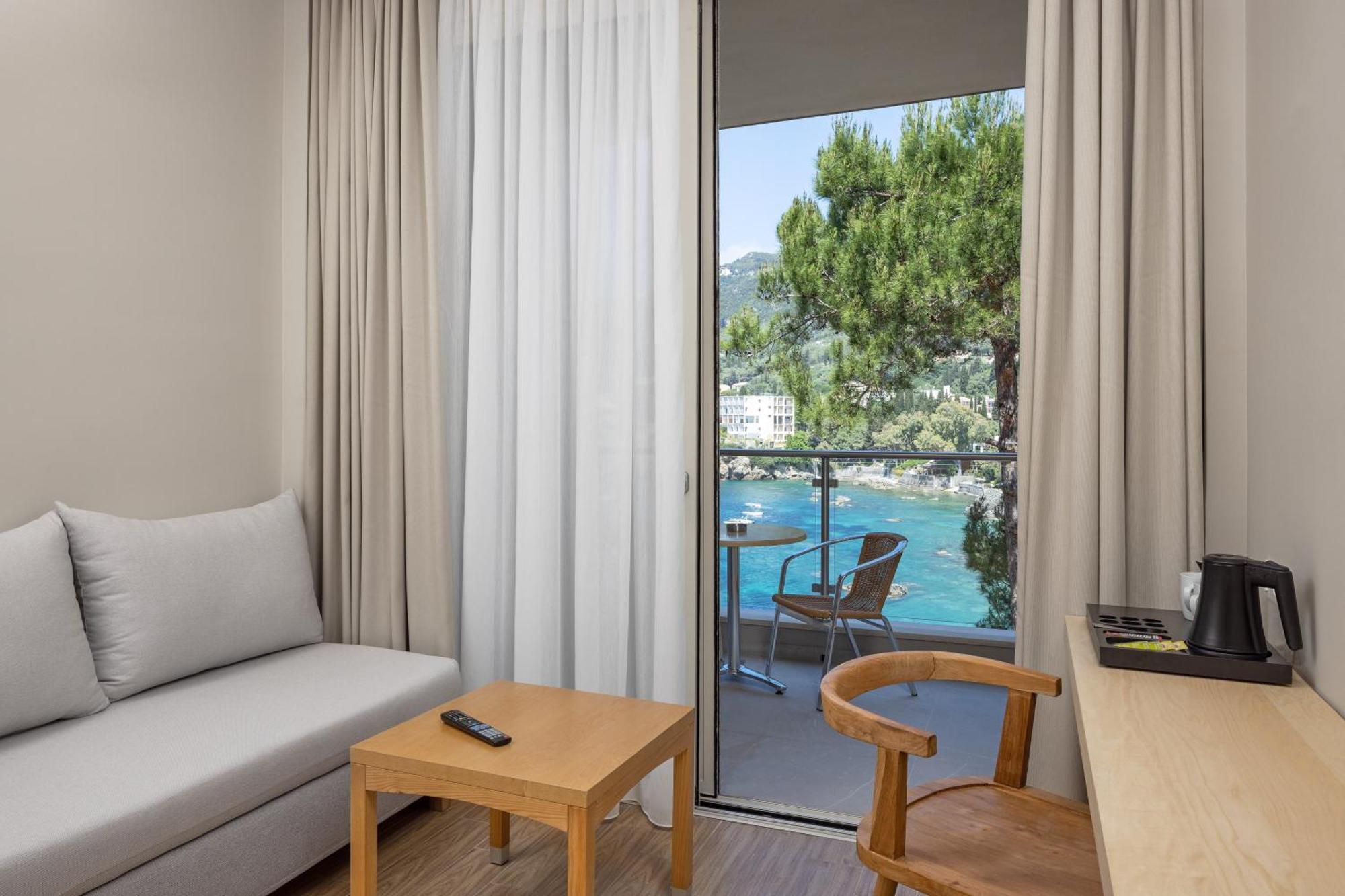 Akrotiri Beach Resort Hotel - Adult Friendly Paleokastritsa Exterior foto A room at the hotel